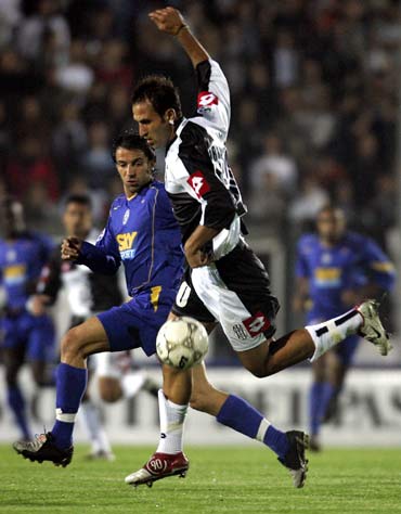 足球世界杯裁判否认偏袒传闻（足球世界杯裁判驳斥偏袒质疑）