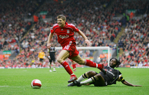 太阳报：帕尔默新女友和前任很像，二人在伦敦冬季乐园同框（英媒《太阳报》：帕尔默现任酷似前任，二人同游伦敦冬季乐园被拍）